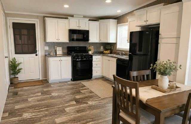 1452 Center Dr Gallery 4