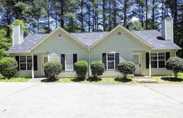 **PRICE IMPROVEMENT** 681 A Senoia Rd, Tyrone, GA 30290 – 2 BD 2 BTH - Available Now! photos photos