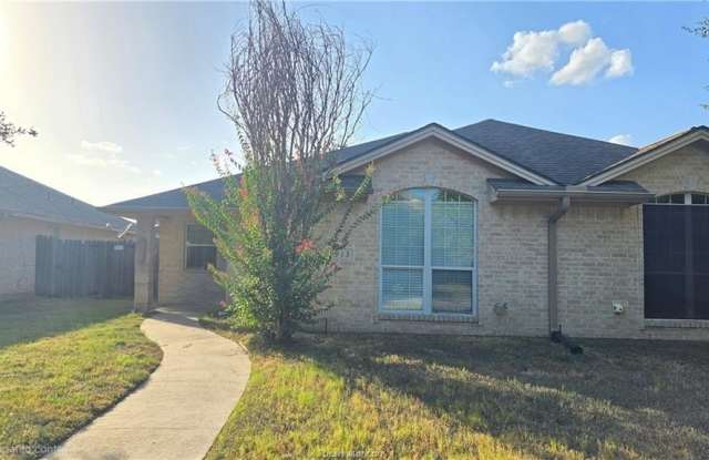 913 Crepe Myrtle Street Gallery 1