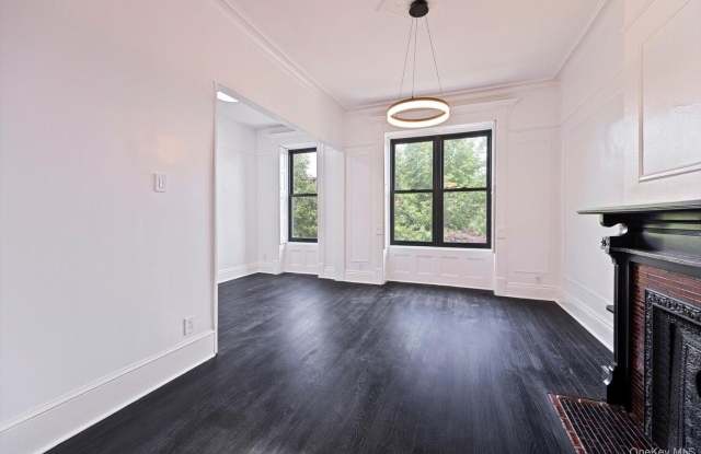 736 HALSEY Street Gallery 2