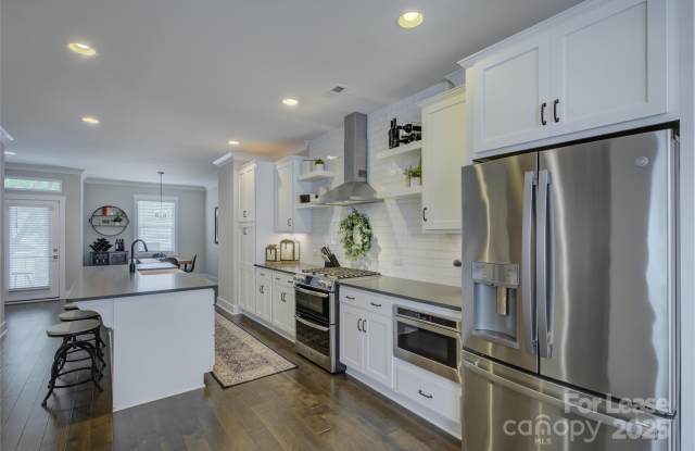 1613 Chatham Avenue photos photos