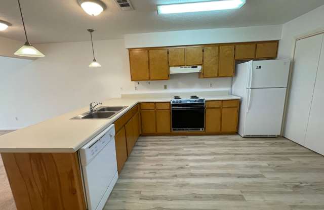 For Lease - 2 BR|2 BA in St. Andrews! Gallery 4