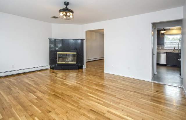 2 Pequot Avenue Gallery 3