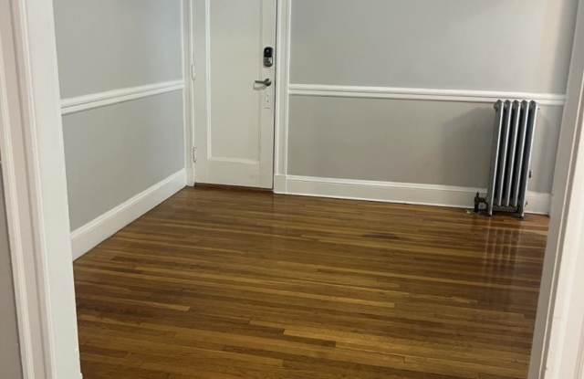 1 Gray St. Gallery 3