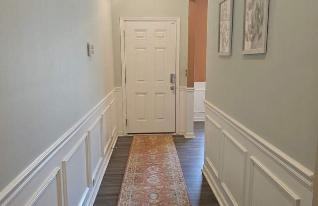Charming 2 Story Home located inside City Limits of Sanford- Close to Shopping/Retailers. Gallery 3