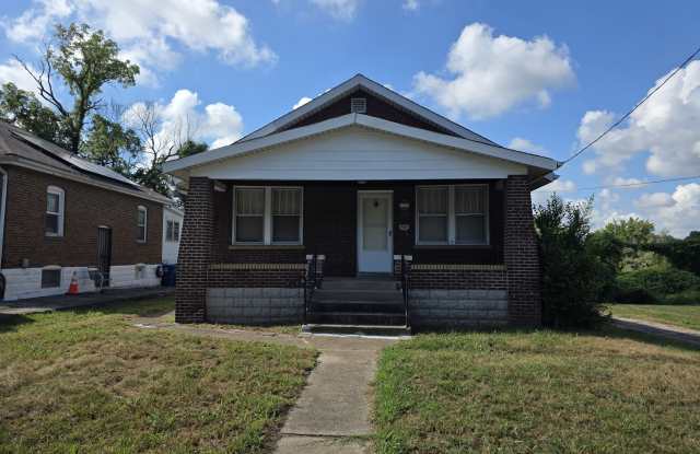 2528 McLaran Avenue photos photos
