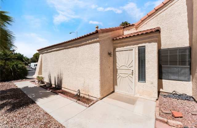 3645 Veneer Lane Gallery 4