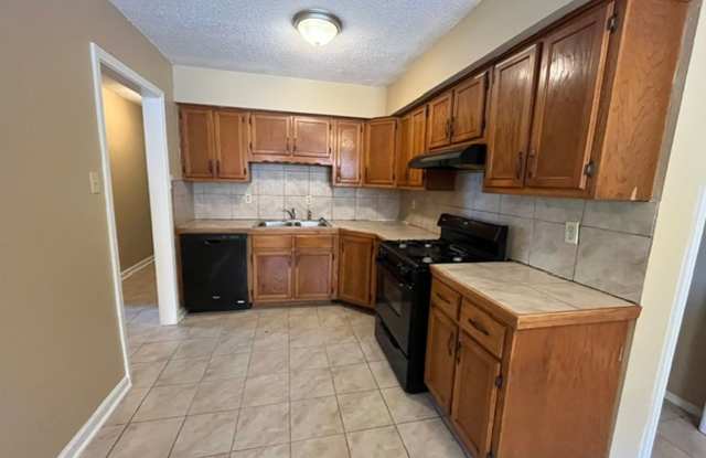 Renovated 4 Bedroom 1.5 Bath home for Rent! Gallery 4