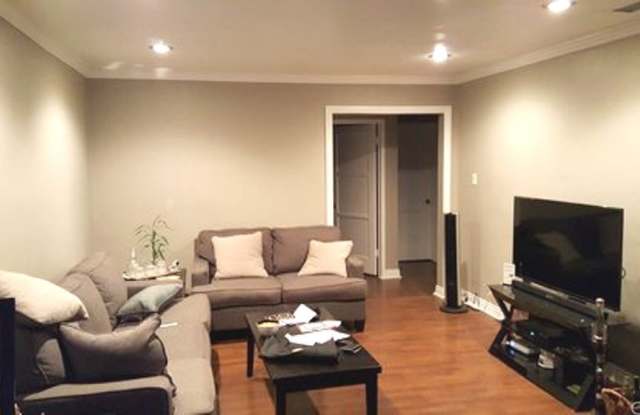 5127 Rose Avenue Gallery 3