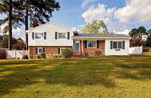 Beautiful 4-Bedroom Home in an Established Fayetteville Neighborhood! photos photos
