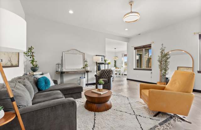 Stylish Living in a 3-Bed, 2-Bath Townhome with a 2-Car Garage Gallery 4