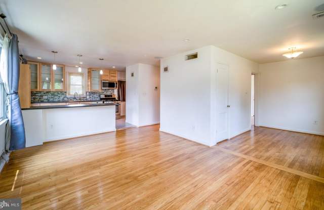 3026 WAYNE ROAD Gallery 3