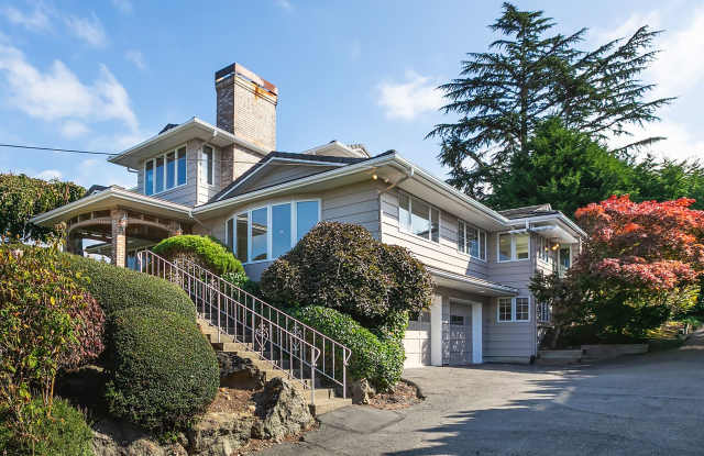 Normandy Park House: Picturesque Views, Sport Court, Upgrades Throughout photos photos Normandy Park House: Picturesque Views, Sport Court, Upgrades Throughout photos photos
