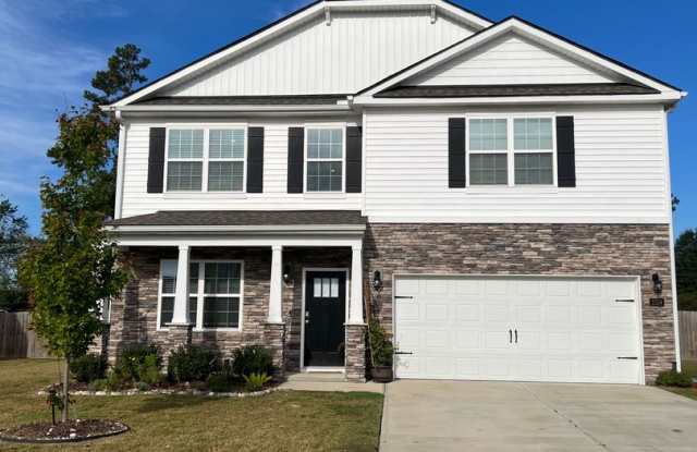 Spacious 4-Bedroom Home with Fenced Backyard, Bonus Loft & Pet-Friendly Living! Gallery 1