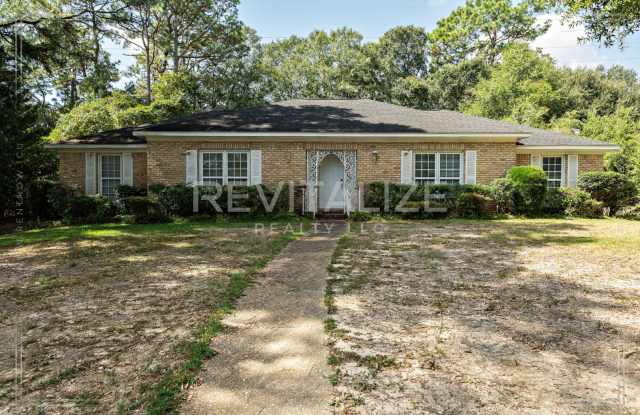 Beautifully Preserved 4 Bd / 3 Ba Vintage 70's Home - 962 Lansdale Court, Mobile, AL 36609