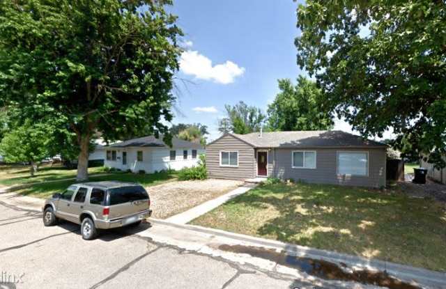 2516 9th ave court - 2516 9th Avenue Court, Greeley, CO 80631