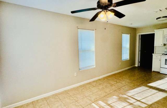 ALL BILL INCLUDED-2 Bedroom / 1 Bath Rental – Southside Neighborhood Gallery 3