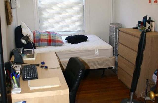 Nicely renovated 4 bed unit near BU and the Green Line. Gallery 4