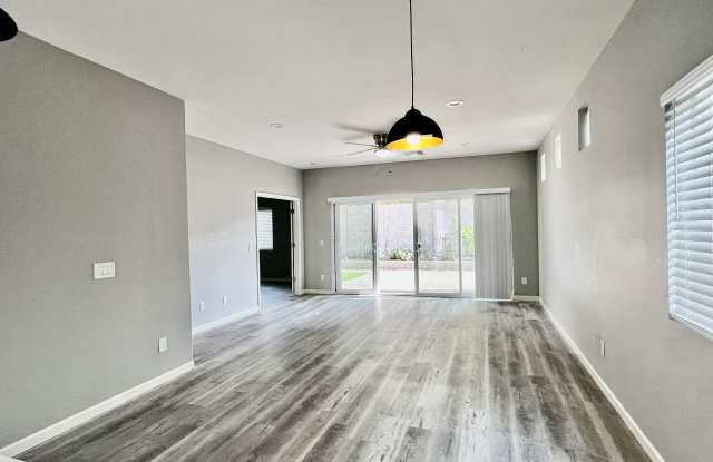 8017 S 6th Dr Gallery 2