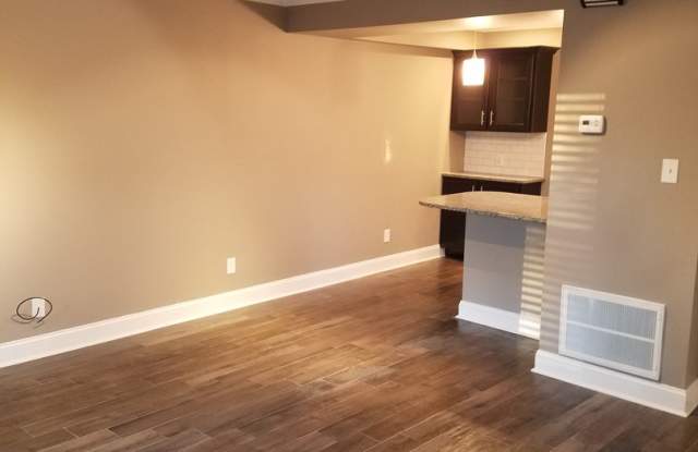 Frost Courtyard Apartments - photos photos