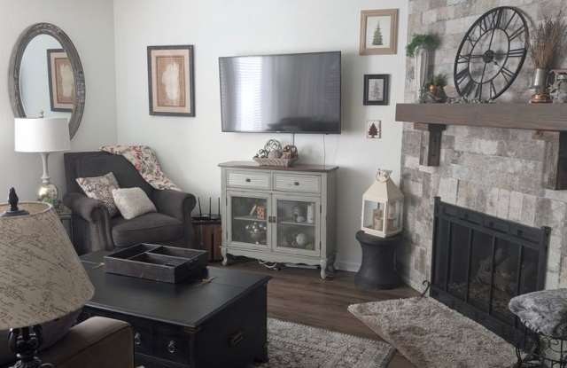 Cozy two bedroom Lake Village Condo available Now! Gallery 1