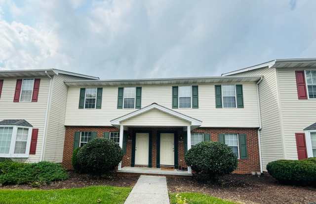 4 Bedroom 2.5 half Bath Townhouse photos photos