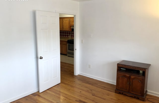 3943 Ely Avenue Gallery 3