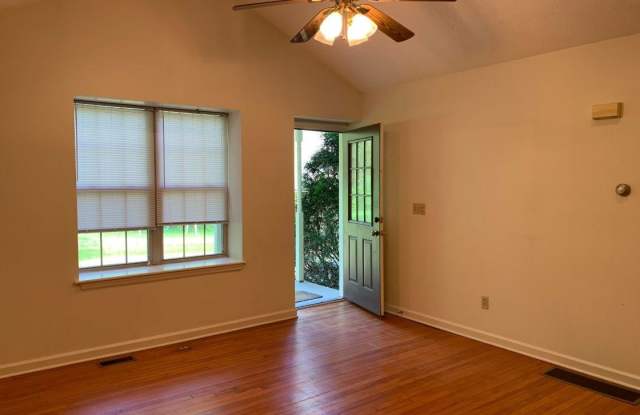 598 Tyrone Road Gallery 3
