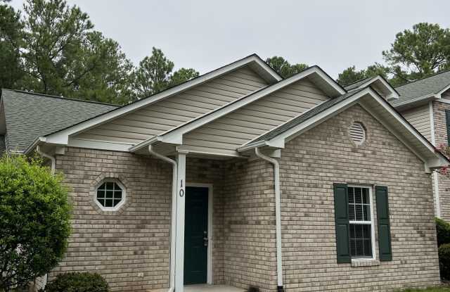 10 Holly Pines Dr - 10 Holly Pines Drive, Pinehurst, NC 28374