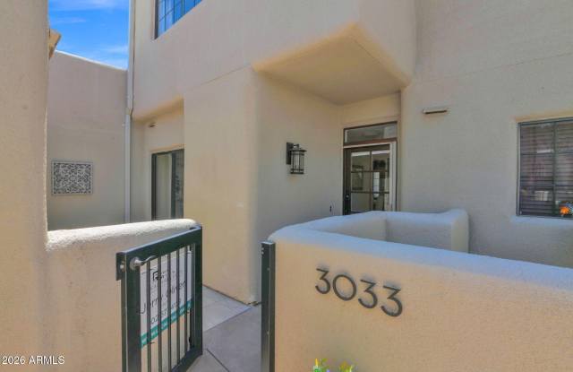 3033 E Rose Lane Gallery 1