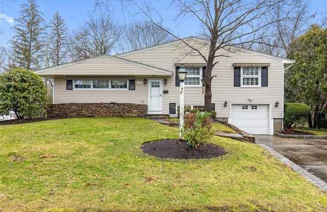 14 Rip Van Winkle Circle - 14 Rip Van Winkle Circle, Warwick, RI 02886