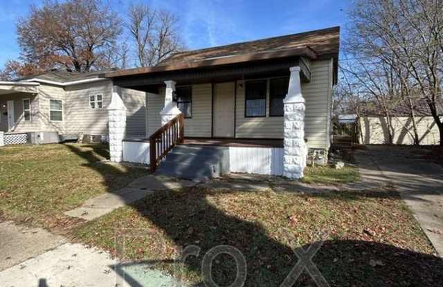 910 N Grand - 910 North Grand Street, Pittsburg, KS 66762