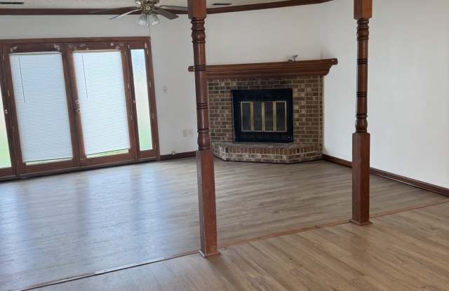 811 Christa Court - 1 Gallery 4