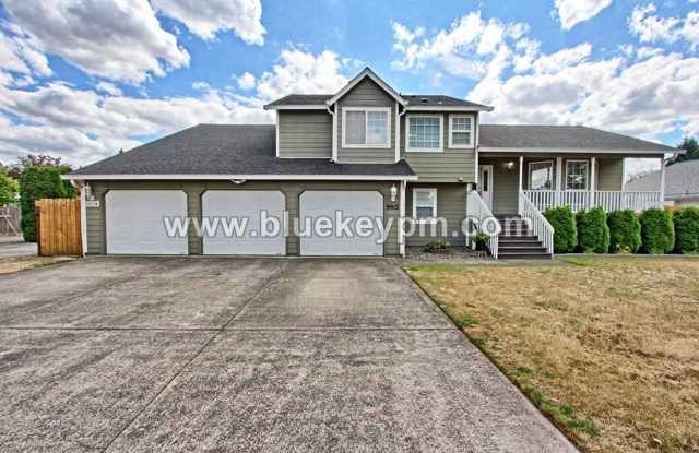 4 Bed, 2 Bath Home in Well Established Neighborhood Near Silver Star Elementary photos photos