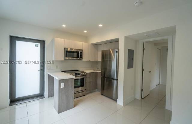 1971 Bay Dr Gallery 3
