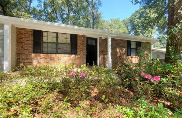 280 East 5th Avenue - 280 East 5th Avenue, Winder, GA 30680