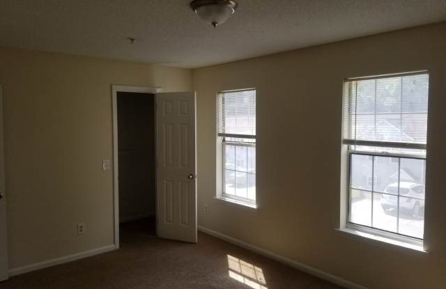 SPACIOUS 3-BEDROOM TOWNHOME — SECTION 8 ACCEPTED! Gallery 3