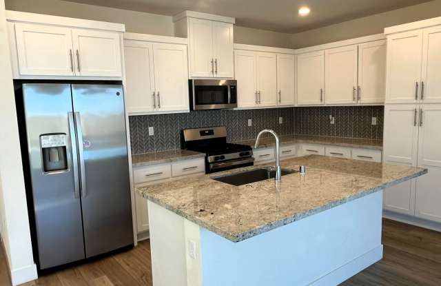 Spacious 4-Bedroom Home in Prime Tracy Location – Quiet Cul-de-Sac! photos photos
