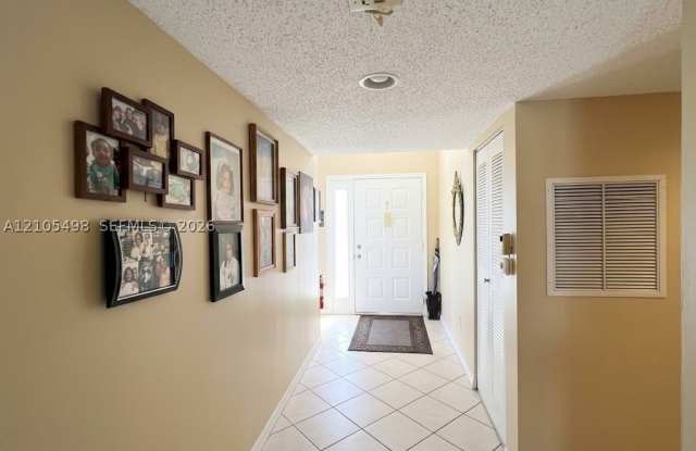 7407 N Devon Dr Gallery 2