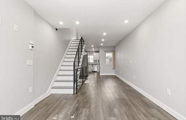 2504 N WATER STREET photos photos