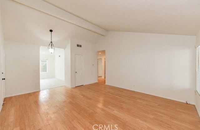 17562 Manchester Avenue Gallery 1