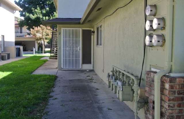 2213 Peppertree Way, Unit #2 Gallery 3
