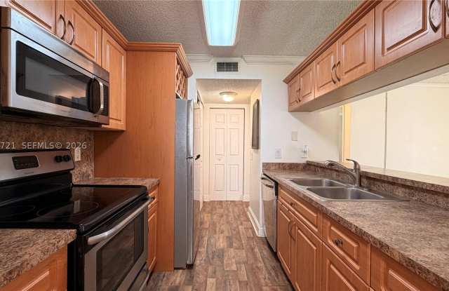 10610 SW 158th Ct Gallery 3