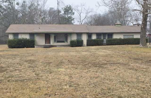 1435 Mockingbird Lane Gallery 1