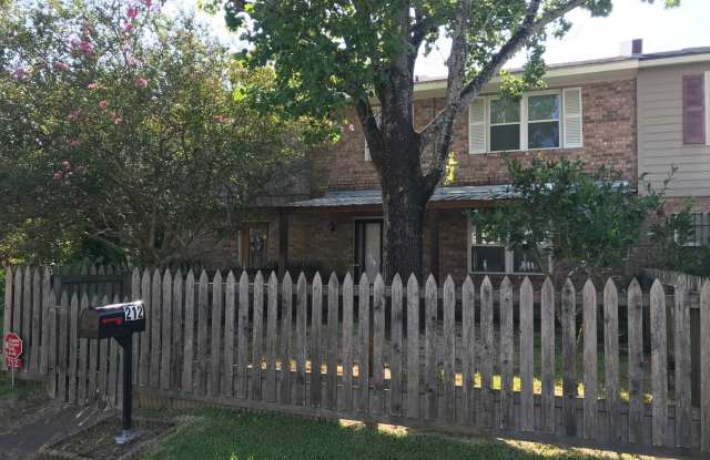Three Bedroom , 2.5 Bathroom , Covered parking for 2 photos photos Three Bedroom , 2.5 Bathroom , Covered parking for 2 photos photos