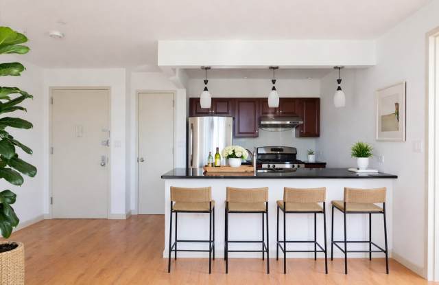 1635 Lexington Avenue 8D Gallery 2