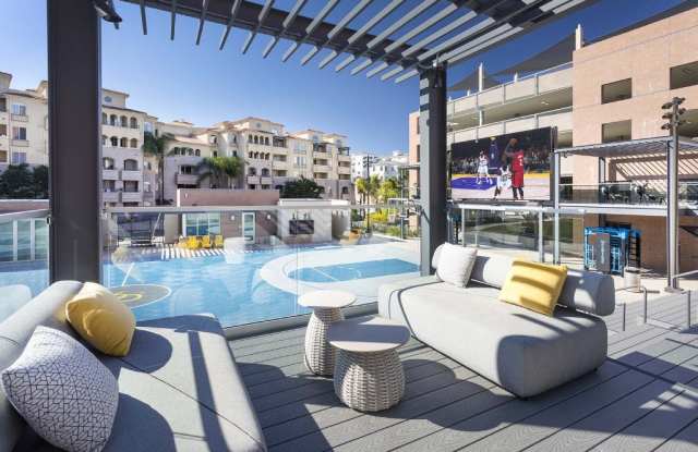 360 Luxury Apartments Gallery 4