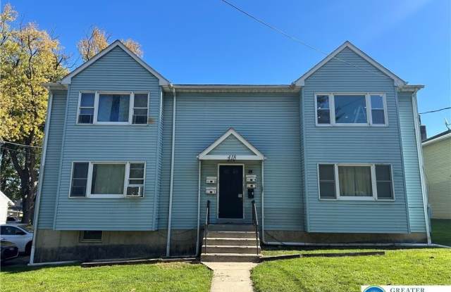 418 McKeen Street Gallery 1