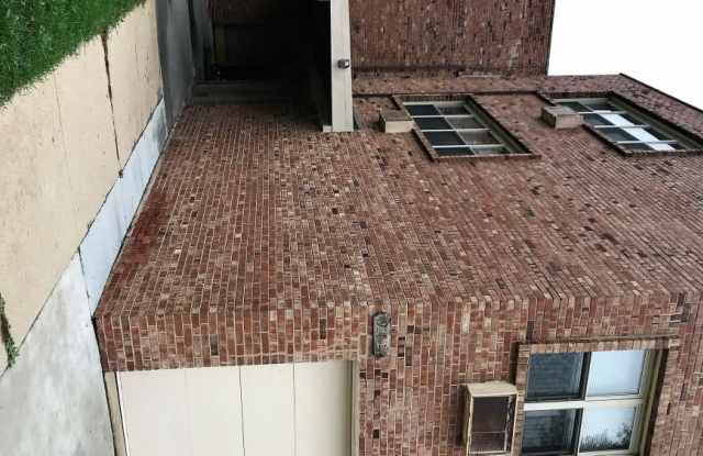 4924 Mulford St. Gallery 4