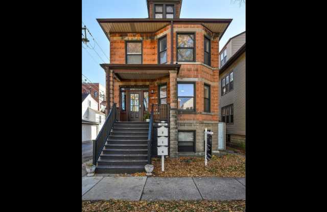 2415 W Warner Avenue unit: 1 - 2415 West Warner Avenue, Chicago, IL 60618